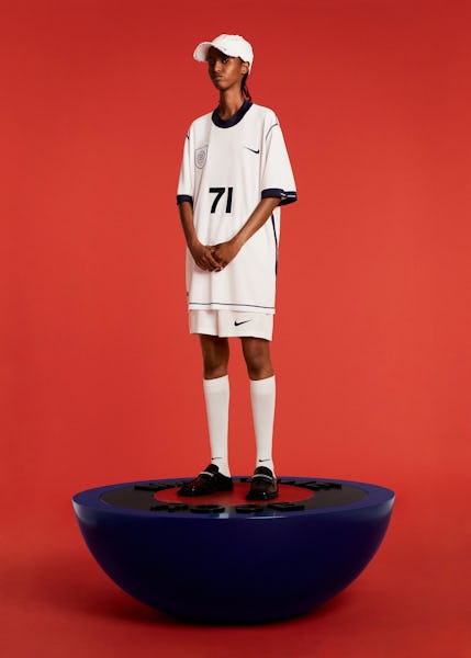 Nike made an awesome, oversized England soccer jersey just for fans