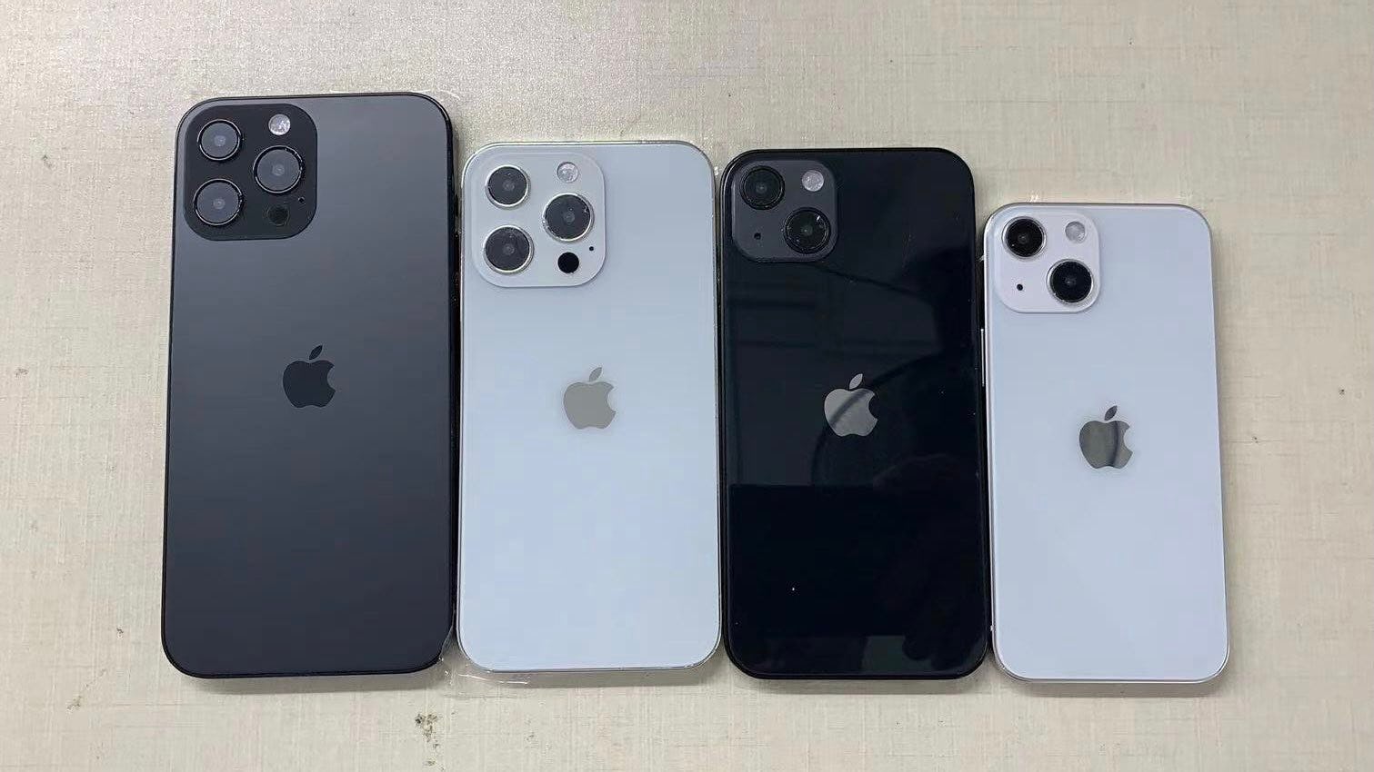 iPhone 13 dummy models with new camera layout