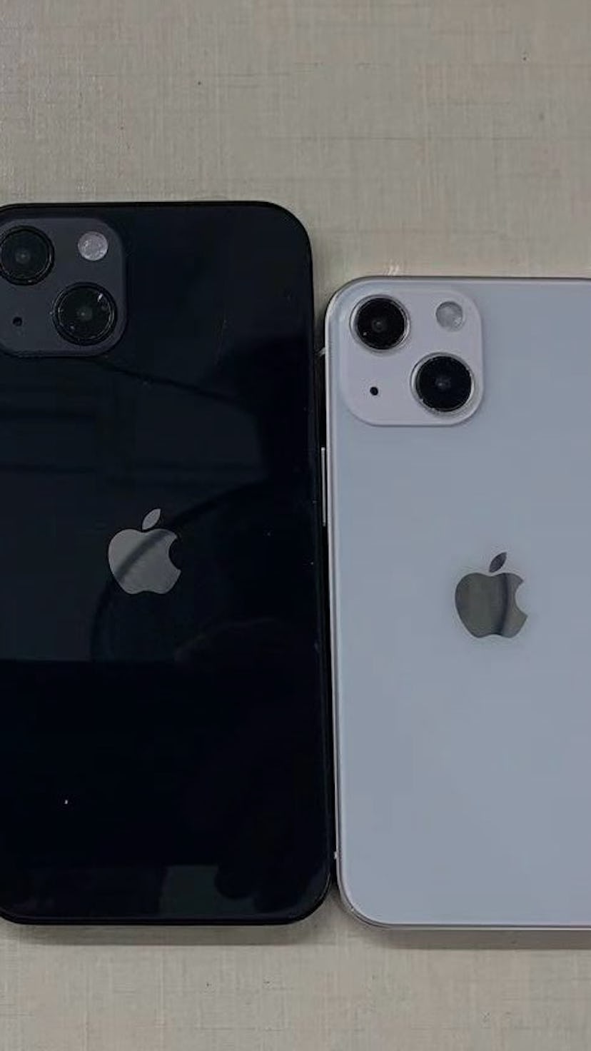 iPhone 13 dummy models with new camera layout