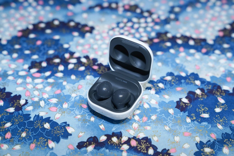 Samsung Galaxy Buds 2 review comparison vs. Galaxy Buds Pro, AirPods Pro