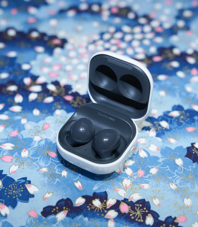 Samsung Galaxy Buds 2 review comparison vs. Galaxy Buds Pro, AirPods Pro