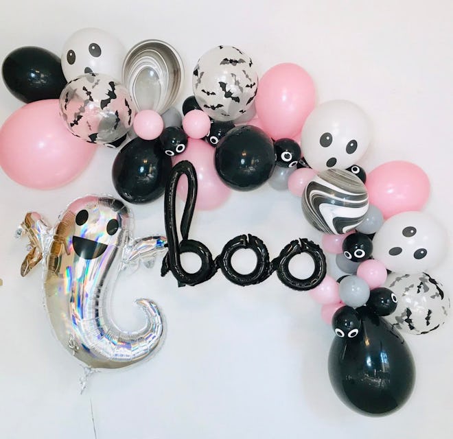 etsy girlygifts07, Pink Halloween Balloon Garland