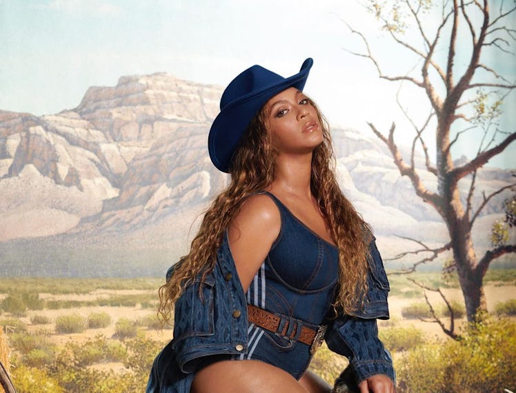 Beyonce in cowboy hat!