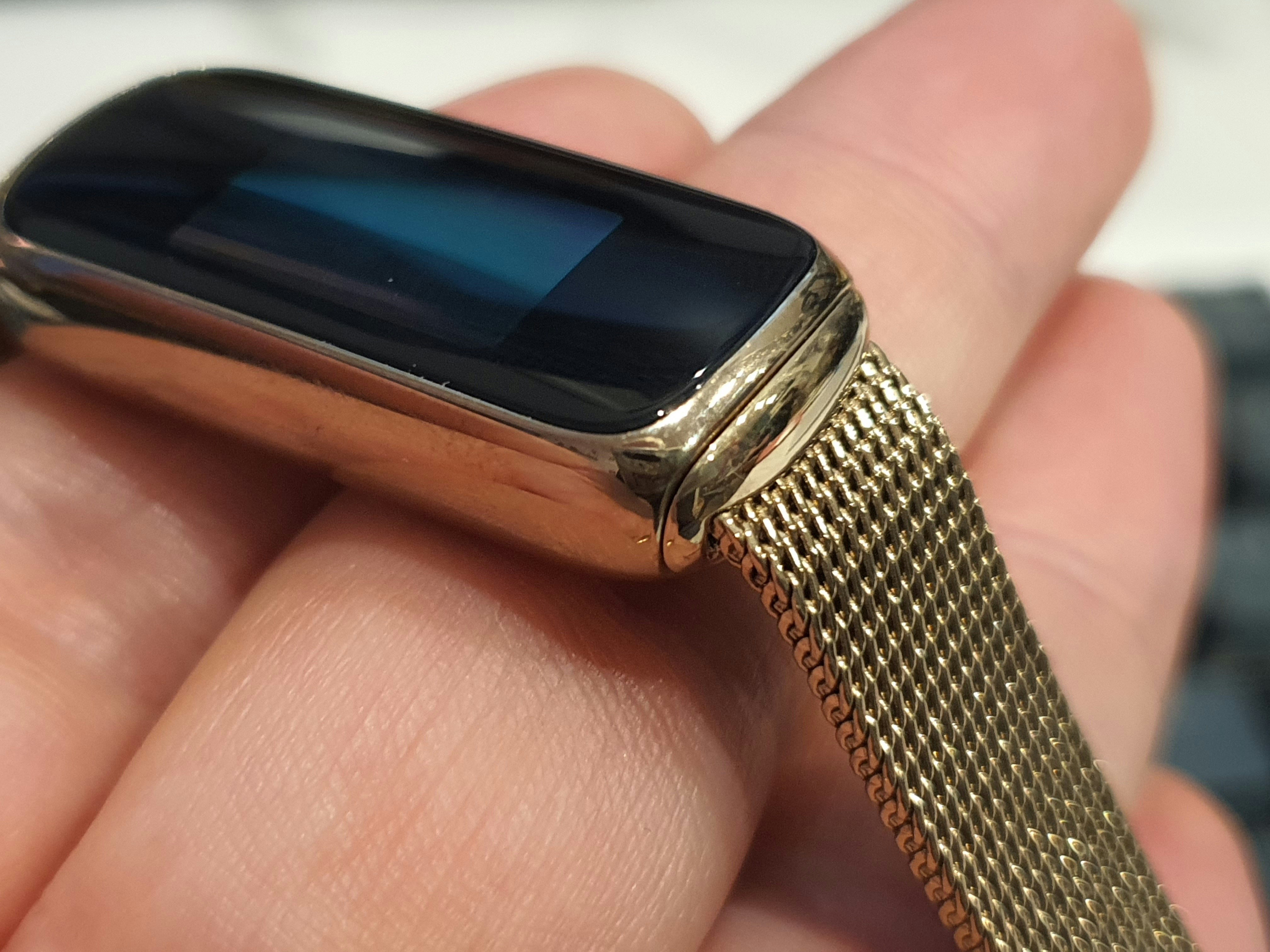 Fitbit gold online band