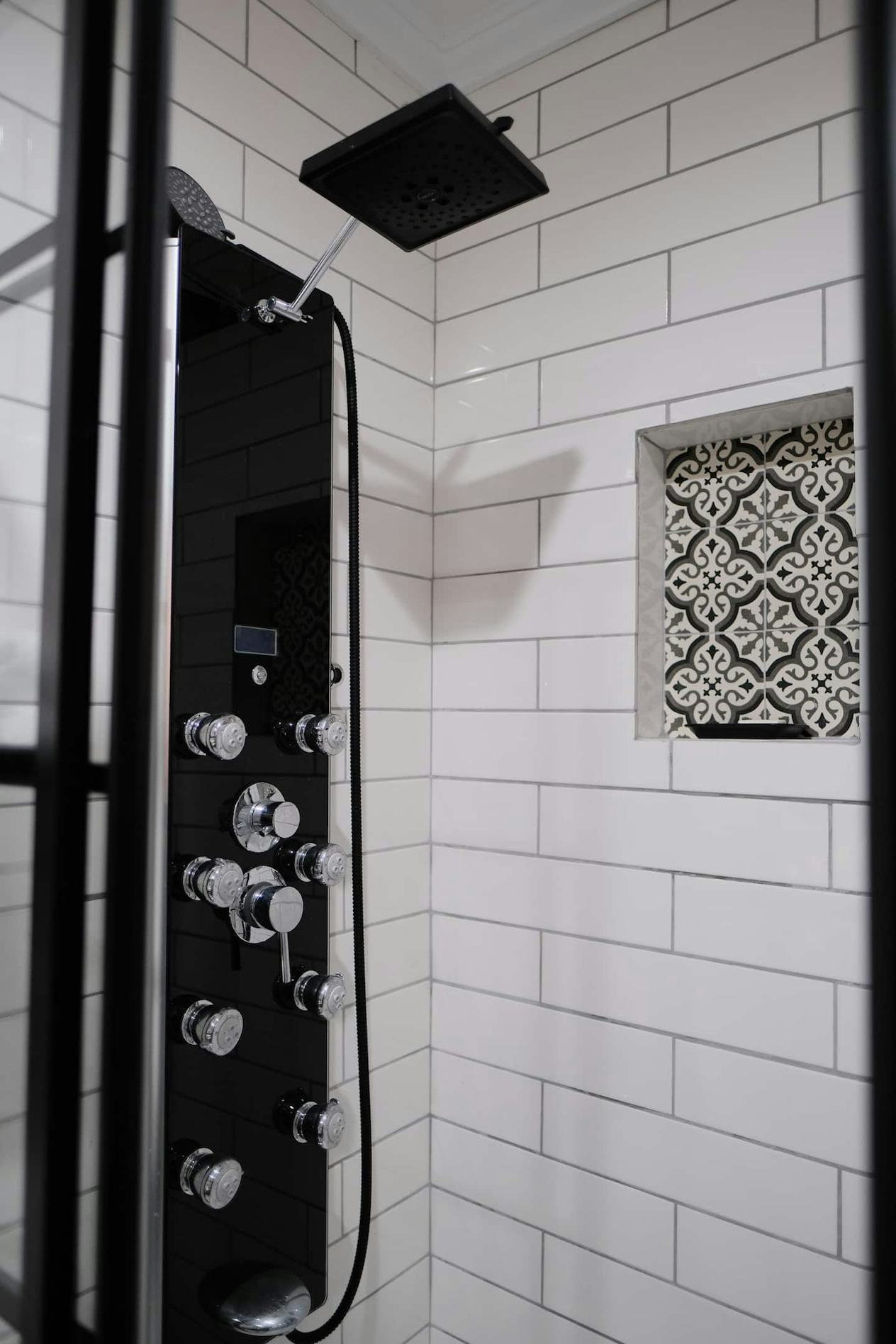 11 Airbnbs That Have Luxurious Bathrooms