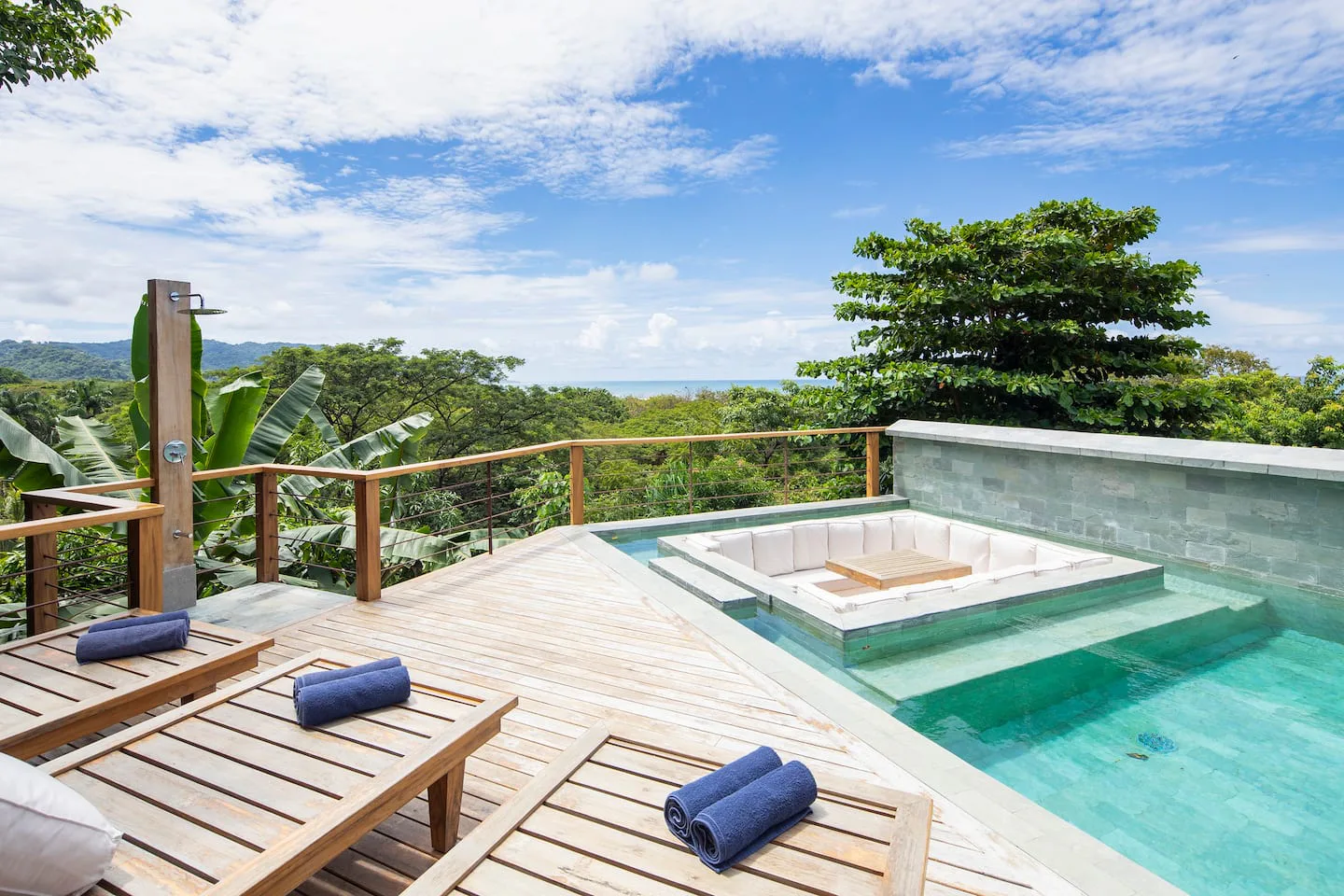 11 Airbnbs That Have Luxurious Bathrooms