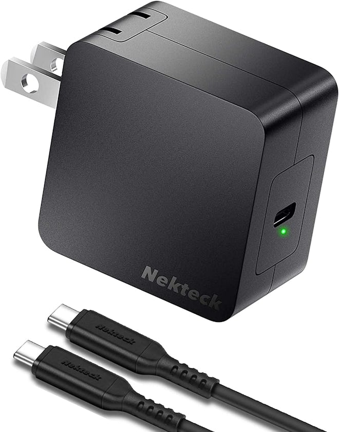 This Nekteck model is one of the best expert-recommended iPad chargers.