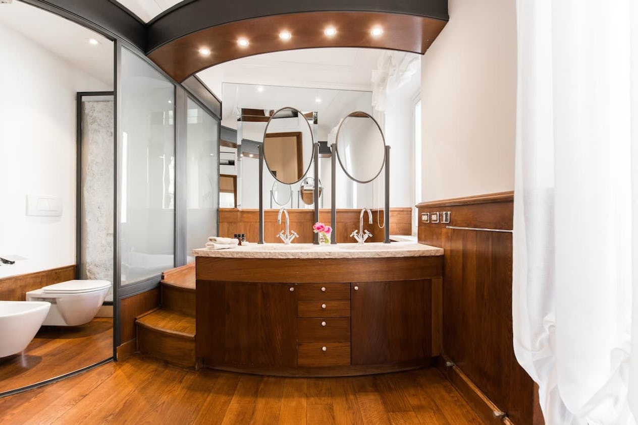 11 Airbnbs That Have Luxurious Bathrooms