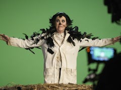 You can dress up like Moira Rose in the 'Crows' movie for Halloween, and pair your pictures with 'Sc...