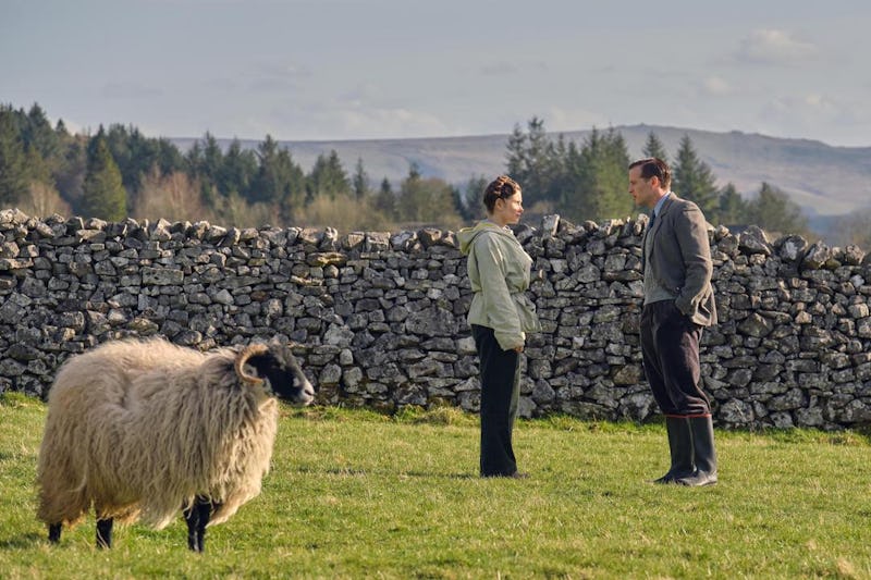 All Creatures Great and Small actors HELEN ALDERSON (RACHEL SHENTON) and James HERRIOT (NICHOLAS RAL...