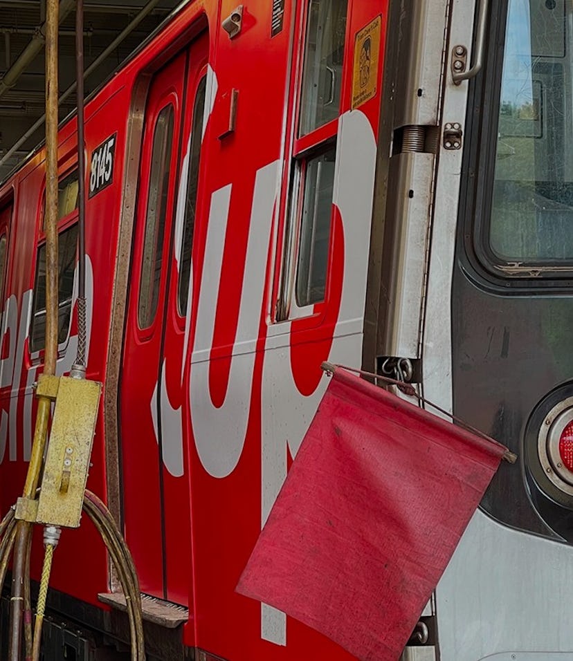 supreme new york city streetwear l train fall/winter 2021 drop