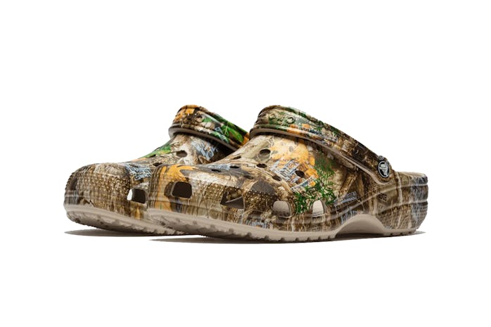 crocs classic clog thisisneverthat realtree camouflage jibbitz