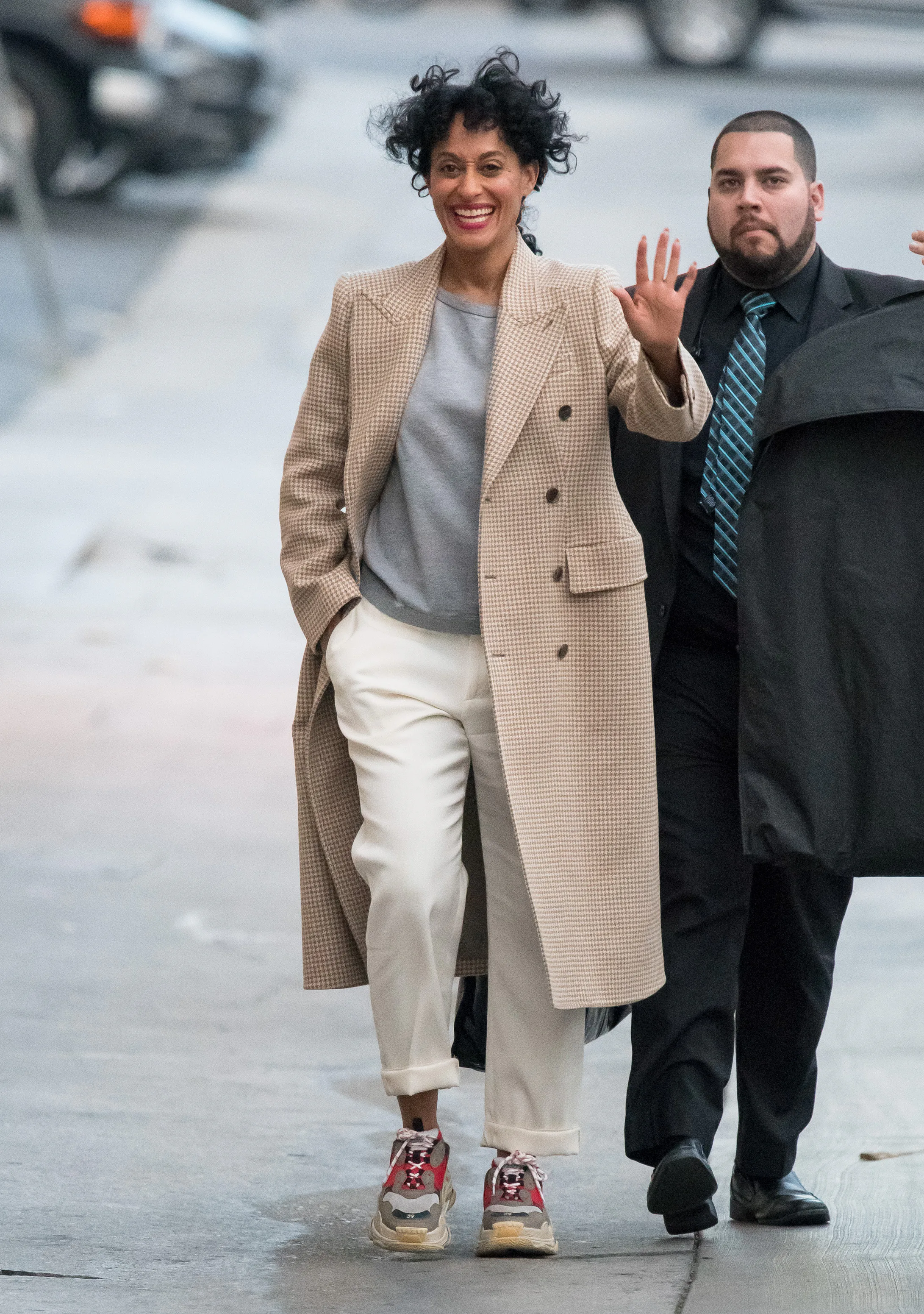 12 Celebrity Trench Coat Outfit Ideas 