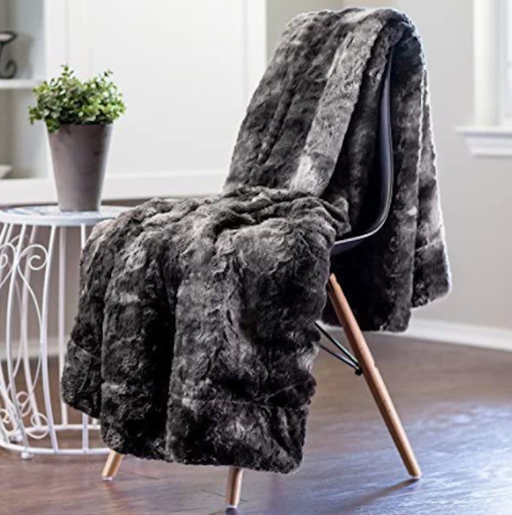 Chanasya Fuzzy Faux Fur Throw Blanket