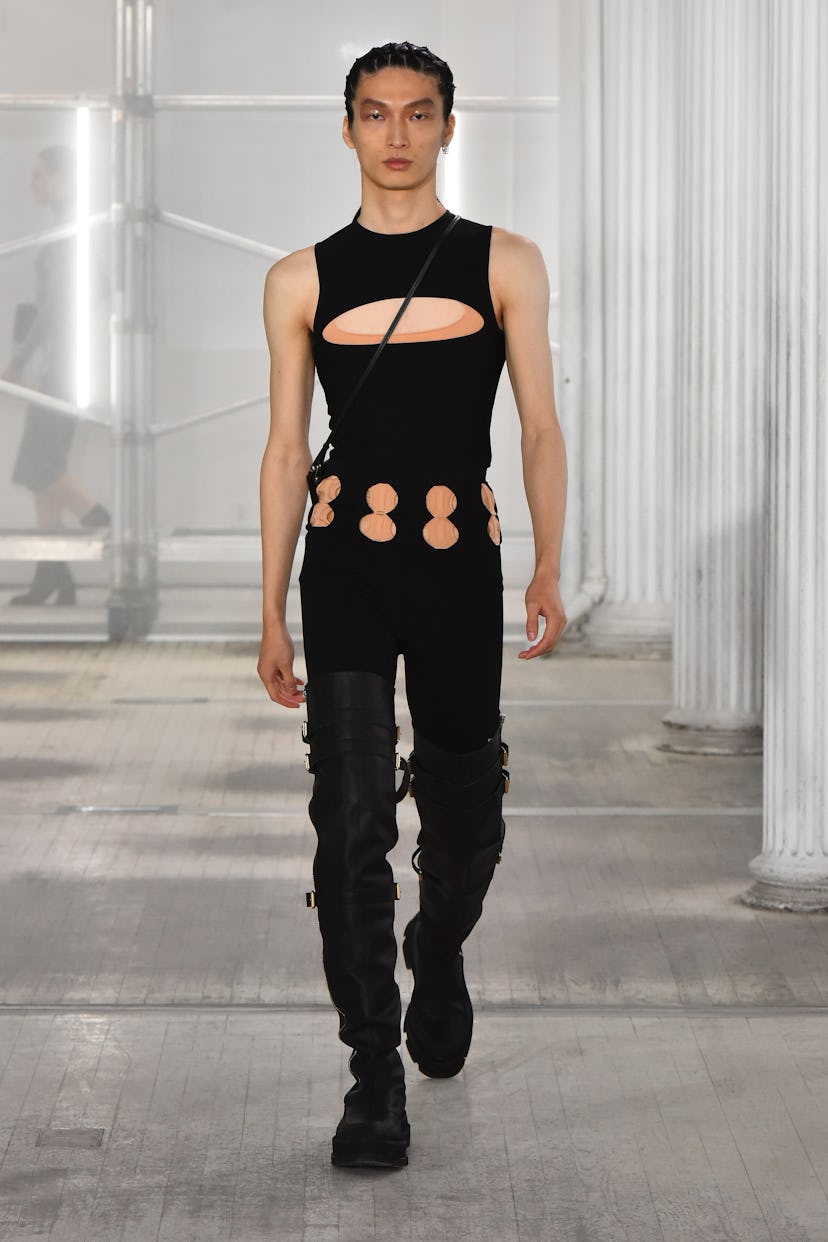 Pelvic cut-outs are the new denim trend to try, spotted everywhere from the Dion Lee runway to Bella...