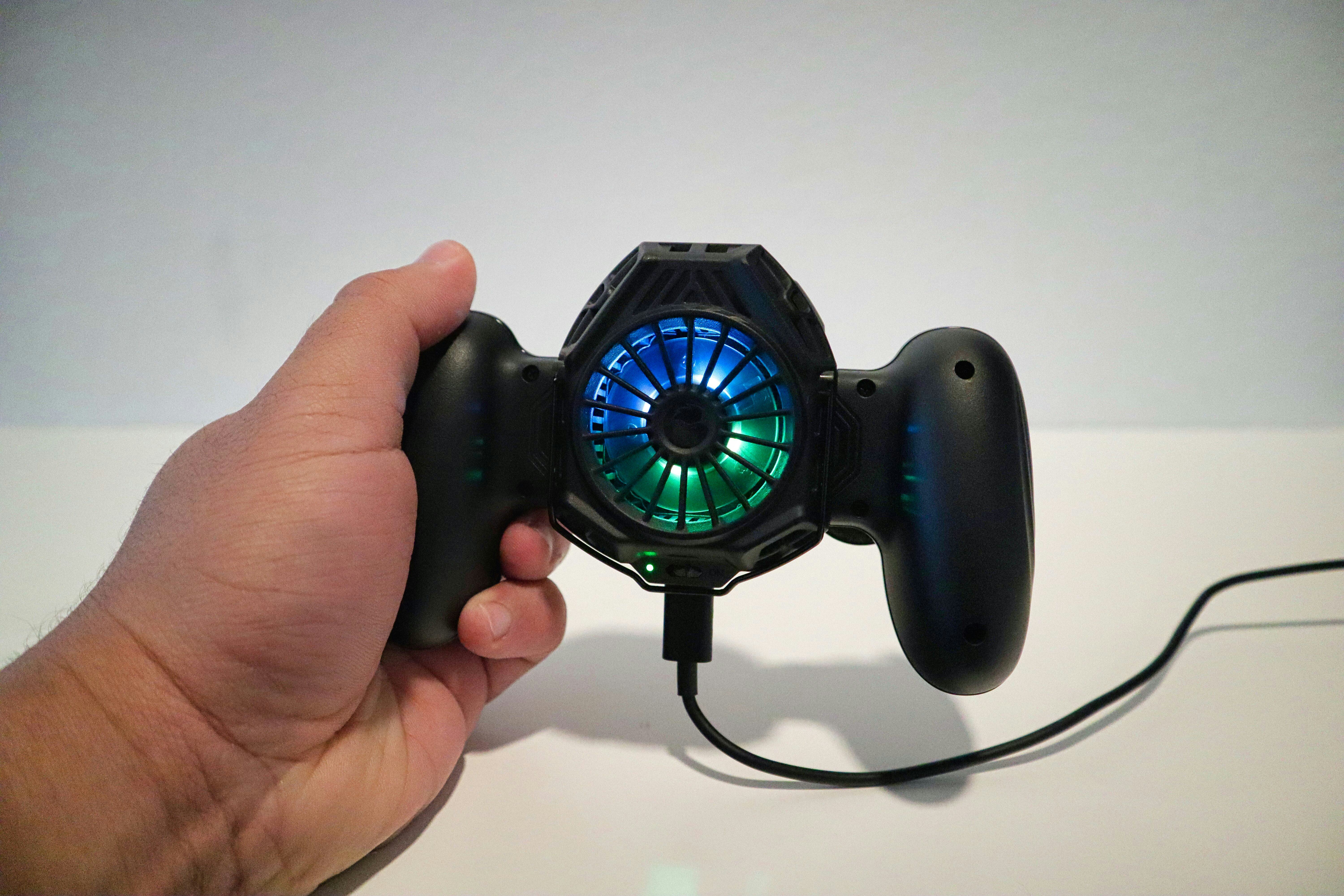 Cooling fan for smartphone with LED lights