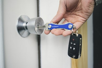 KeySmart Compact Key Holder and Keychain Organizer