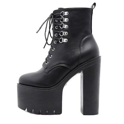 17 Black Platform Boots For 2022's Gothcore Trend