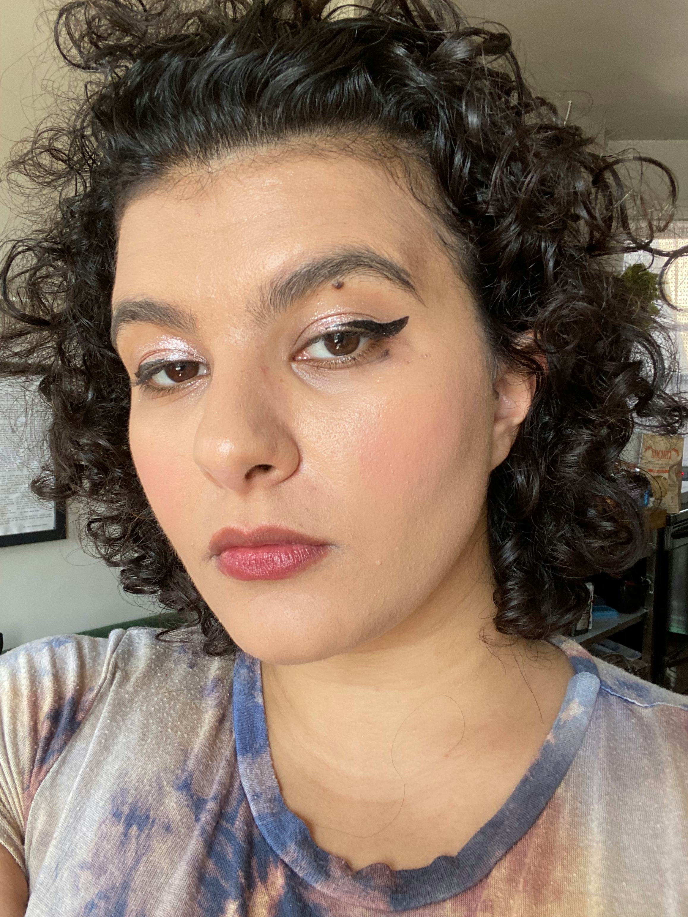 I tried an eyeliner + remover hybrid product: the Meloway Your Way Eyeliner + Remover pen.