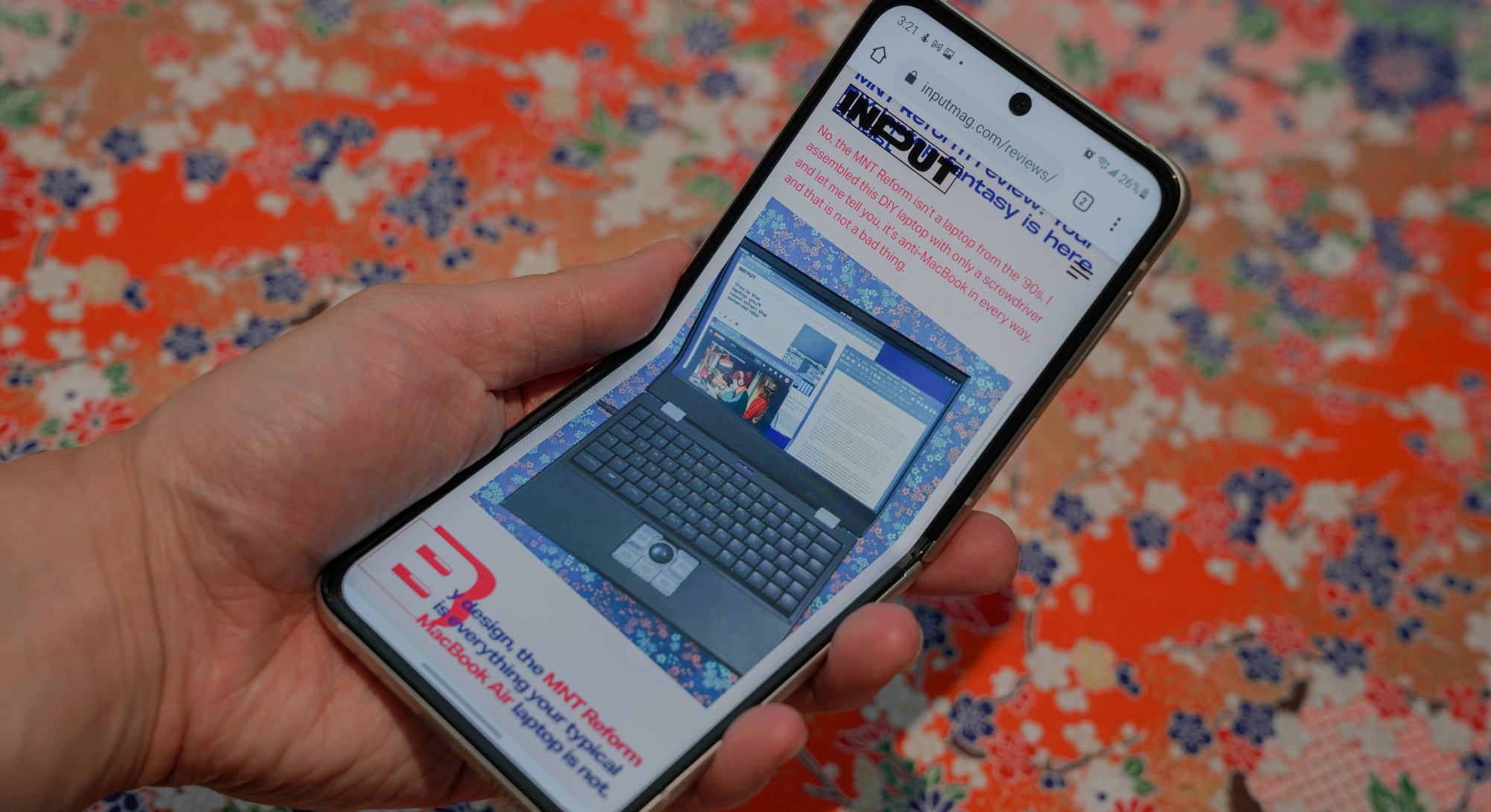 Samsung Galaxy Z Flip 3 Review You Can T Hate This Foldable Samsung Galaxy Z Flip 3 Review You Can T Hate This Foldable