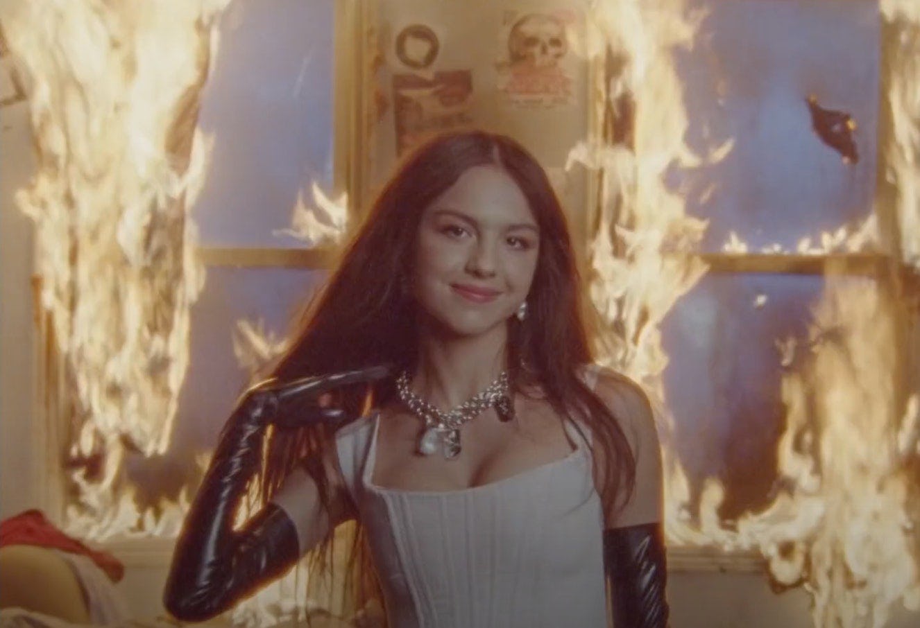 Olivia Rodrigo "good 4 u"