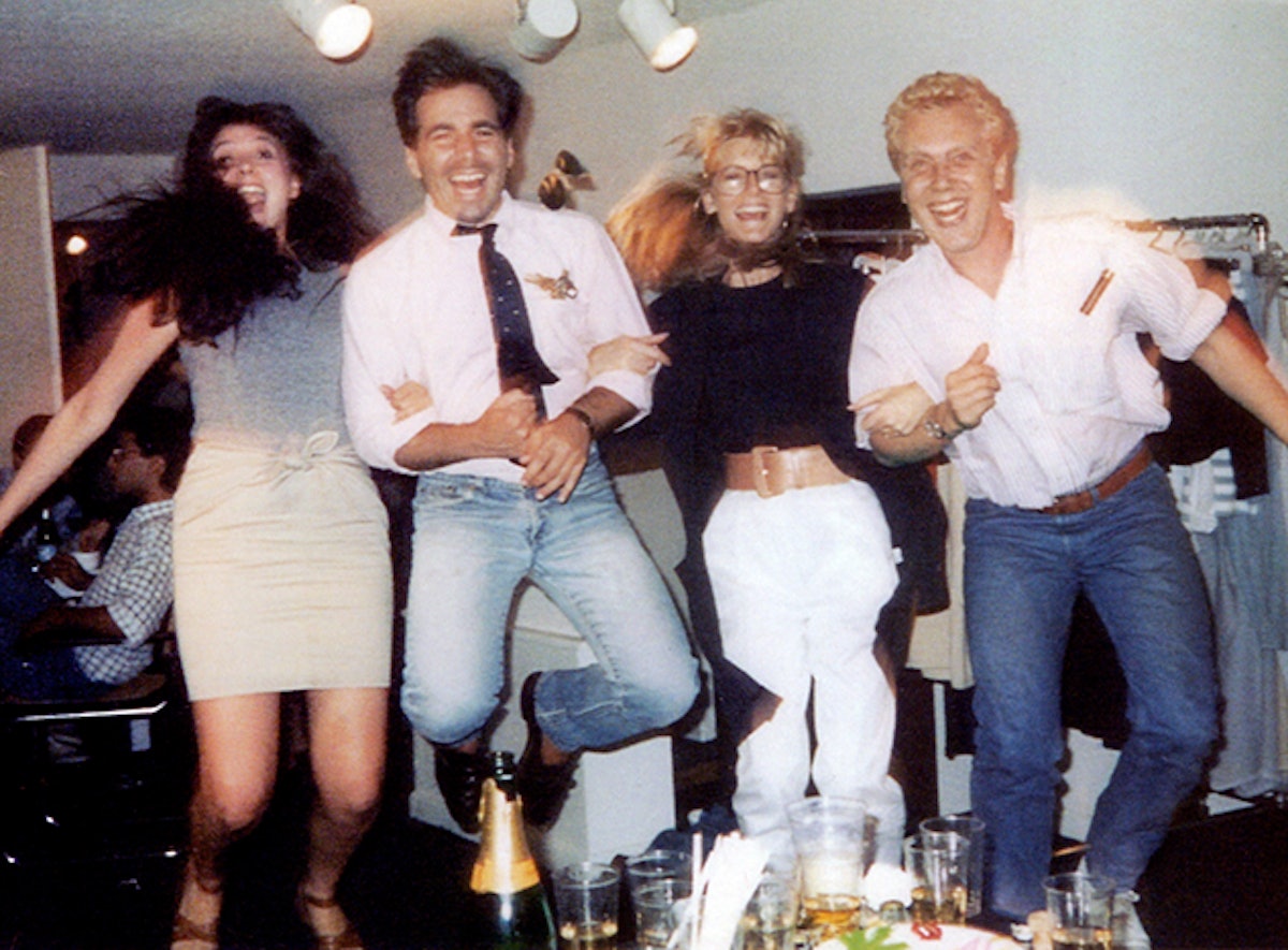 کورس در یک جشن کریسمس با تیمش در دهه 80.