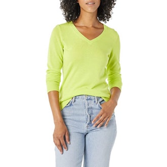 Amazon Essentials Classic Fit Lightweight V-Neck Sweater