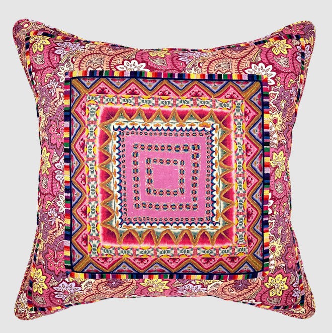 Karachi 22" Pillow