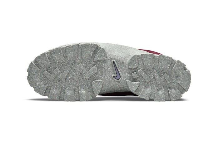 nike lahar low hiking boot sneaker