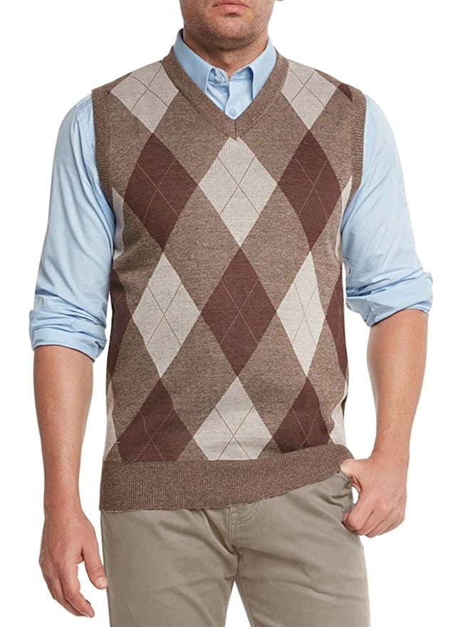 This argyle v-neck sweater vest makes a great Stanley Hudson 'The Office' Halloween costume.