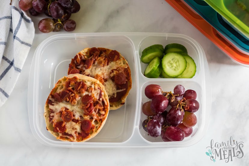 toddler lunch box: English muffin pizzas with grapes