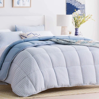  Linenspa All Season Down Alternative Comforter