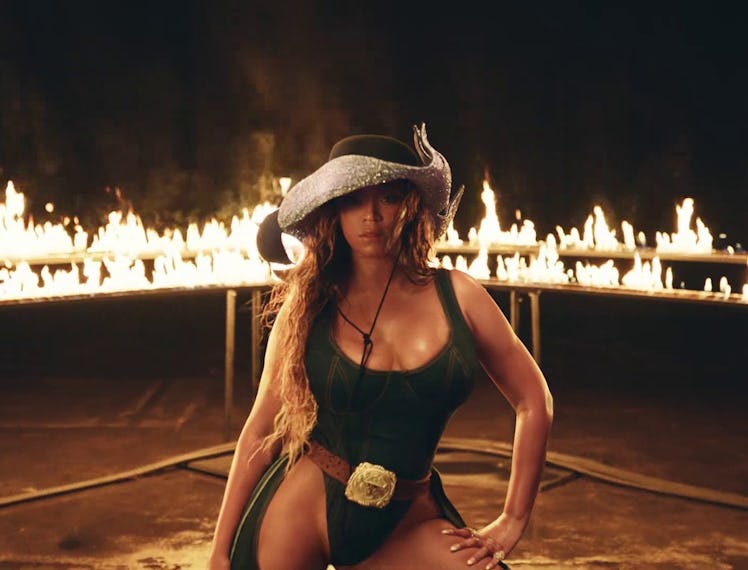 Beyoncé surrounded by an enflamed rodeo