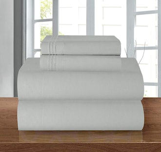 Elegant Comfort Luxury 3-Piece Bedding Set