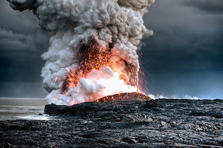 Volanic eruption and ash