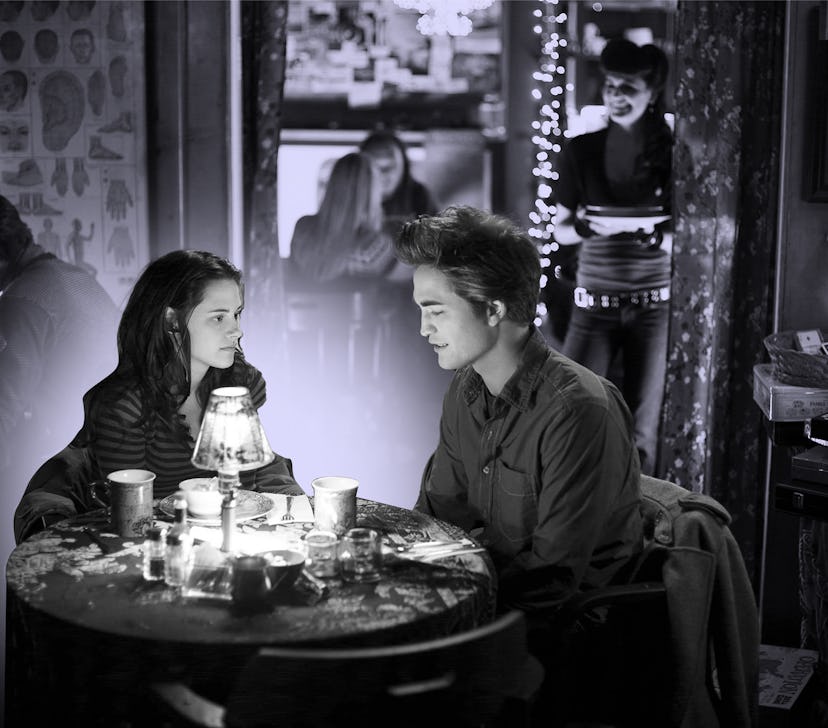 Edward and Bella from 'Twilight' enjoy dinner at one of the filming locations from the movie.