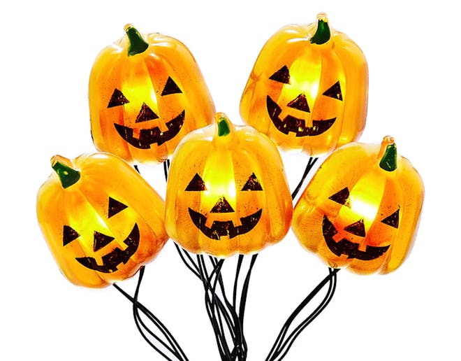 This pumpkin LED micro light set is part of the 2021 Big Lots Halloween store selection.