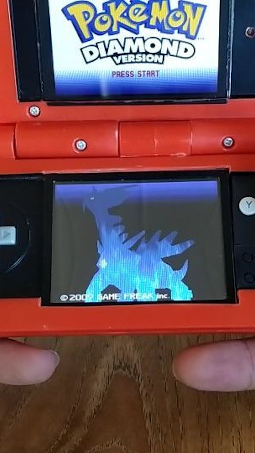 A look at the prototype Pokédex / DS Lite model