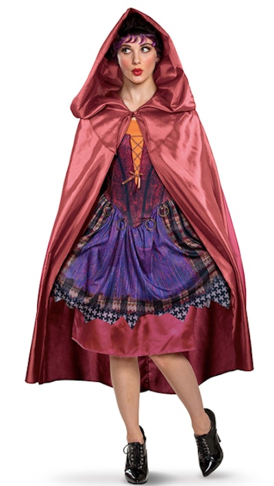 Woman wearing a Hocus Pocus cape