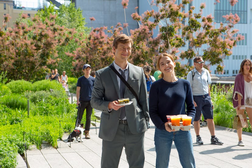 Glen Powell and Zoey Deutch in Netflix's 'Set It Up' (2018). Photo courtesy of K C Bailey / Netflix.