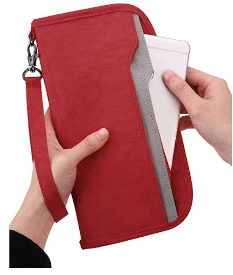 Zoppen RFID Travel Passport Wallet