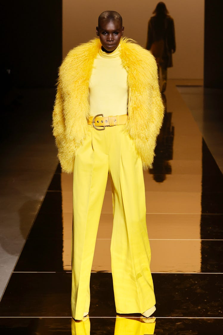 A model wearing the yellow look by Sergio Hudson during the NYFW Spring 2022