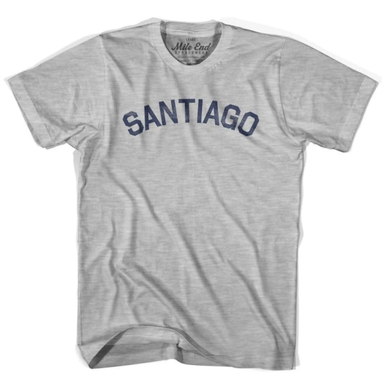 Aidan from 'Sex and the City' wore a t-shirt with the word "Santiago" on it.