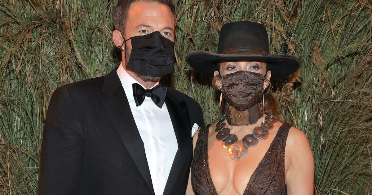 Ben Affleck & Jennifer Lopez Made Out With Masks On At The 2021 Met Gala