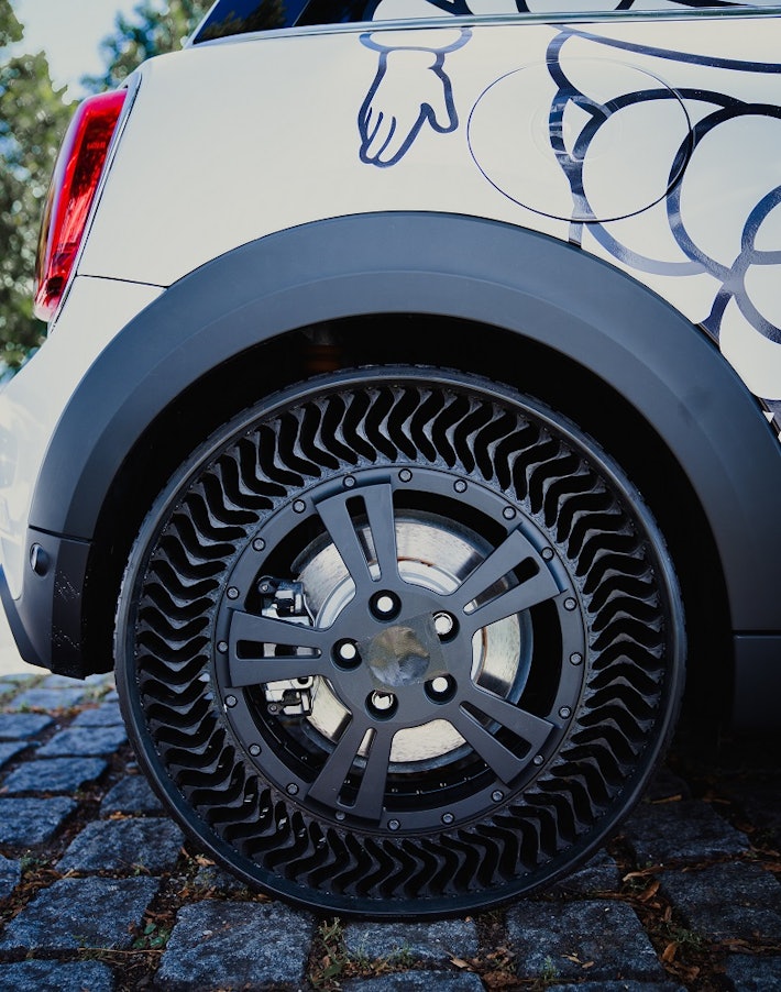 Michelin giới thiệu lốp xe không hơi, loại bỏ vĩnh viễn nỗi lo thủng lốp, xịt hơi - Ảnh 2.
