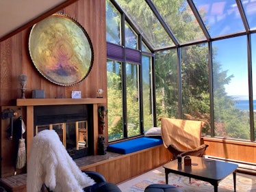 This three-bedroom cabin on Airbnb is located in Oregon and has stunning views of the ocean.