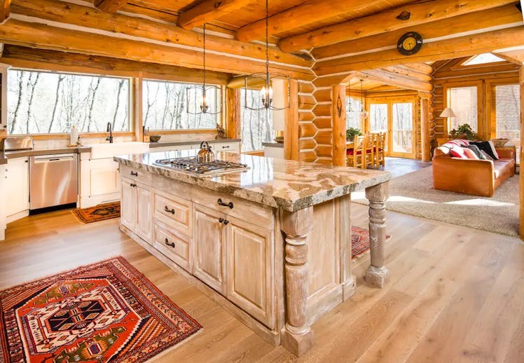 Stay at a luxurious log cabin in Sunday, Utah.