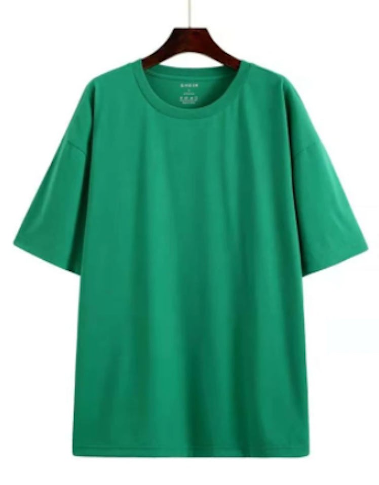 oversize green T-shirt