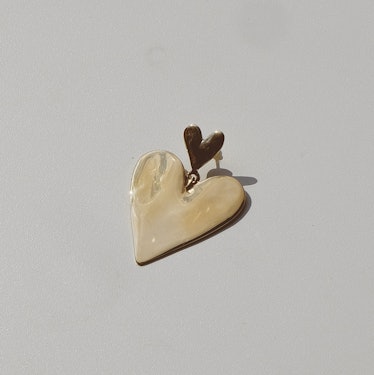 Full Heart gold earring from Luiny.