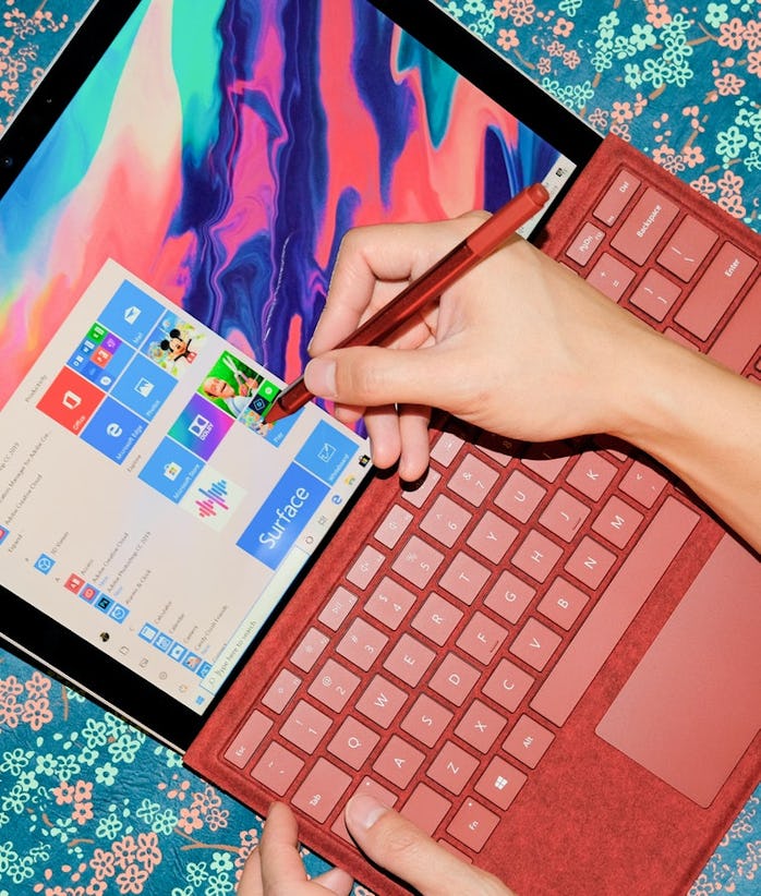 Surface Pro 7 hybrid laptop